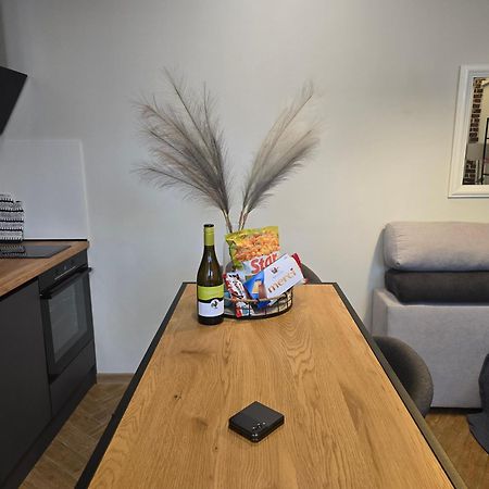 The Atelier Apartment Burgas Ngoại thất bức ảnh